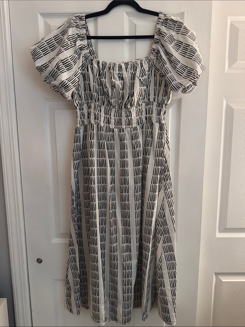 Maeve for Anthropologie White and Black Smocked Midi Dress with Puff Sleeves- M